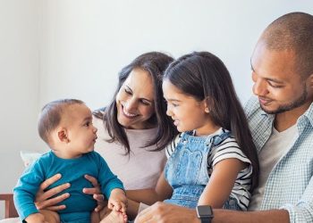 Perlu Bunda Ketahui, Berikut Faktor Penyebab Anak Menjadi Lambat Dalam Berbicara