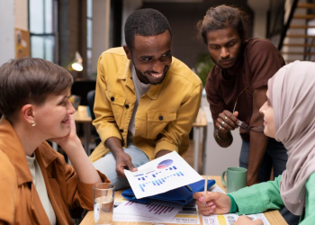 Pendidikan Karakter Dalam Konteks Multikultural