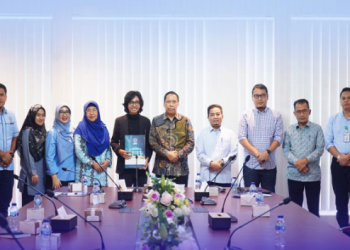 Rektor Universitas Muhammadiyah Sumatereta Utara Prof.Dr.Agussani, MAP Melepas Dosen Pendidikan Akuntasi Fakultas Keguruan dan Ilmu Pendidikan Universitas Muhammadiyah Sumatera Utara Reza Aditia, S.Pd., M.Pd Melanjutkan Program Doktor (S3)